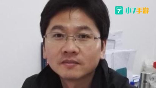陆超照片